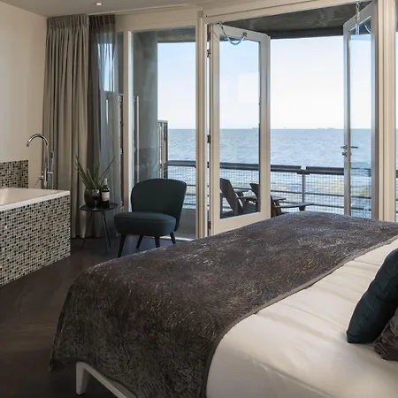 Hotel De Pier 4*